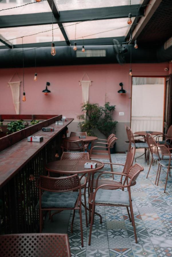 Bed Station Hostel & Bar Shkodër Dış mekan fotoğraf