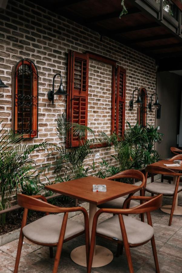 Bed Station Hostel & Bar Shkodër Dış mekan fotoğraf