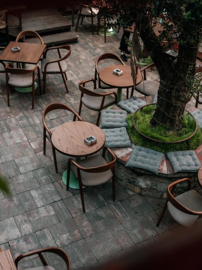 Bed Station Hostel & Bar Shkodër Dış mekan fotoğraf