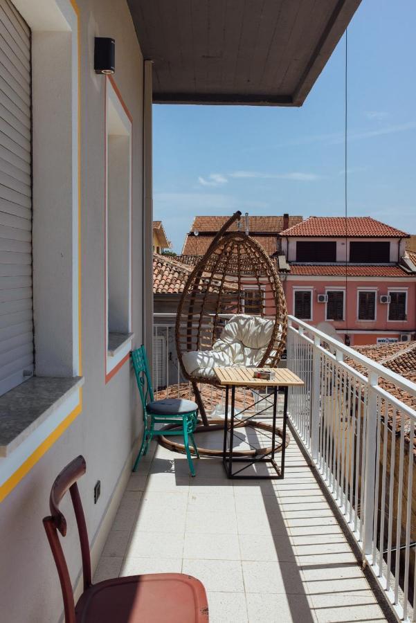 Bed Station Hostel & Bar Shkodër Dış mekan fotoğraf