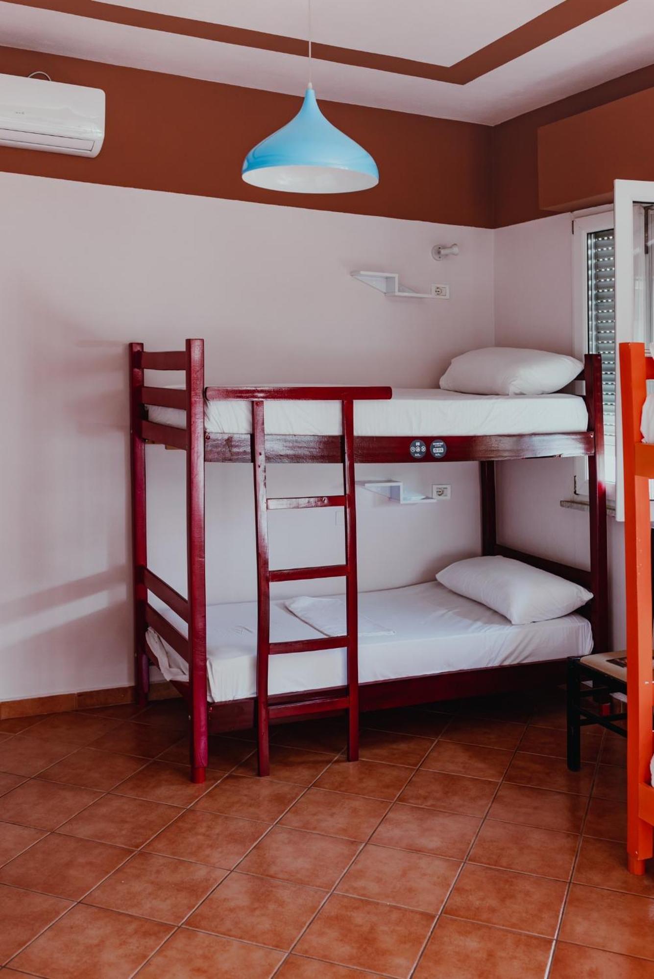 Bed Station Hostel & Bar Shkodër Dış mekan fotoğraf