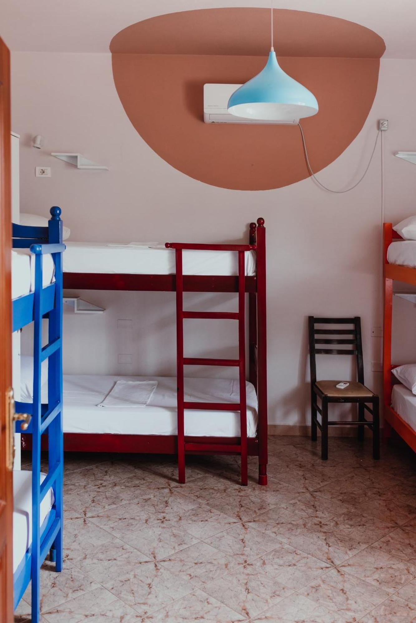 Bed Station Hostel & Bar Shkodër Dış mekan fotoğraf