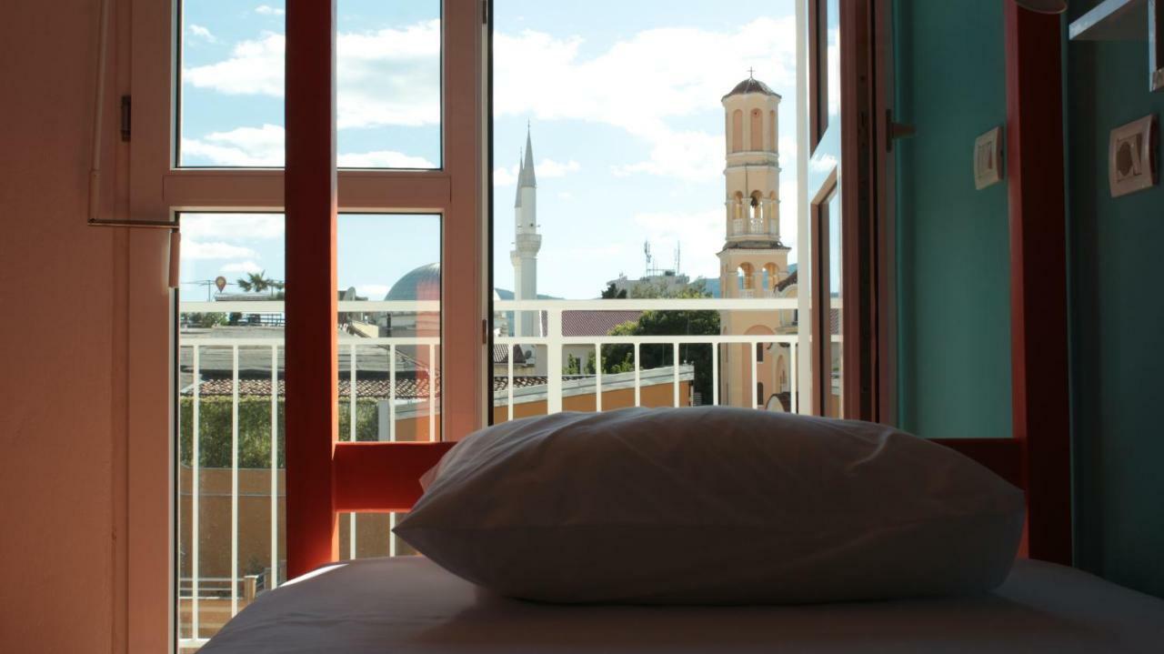 Bed Station Hostel & Bar Shkodër Dış mekan fotoğraf