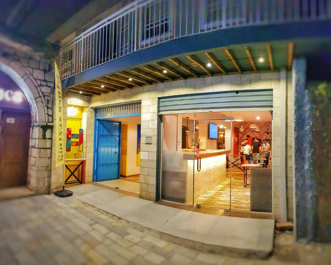 Bed Station Hostel & Bar Shkodër Dış mekan fotoğraf